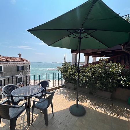 Ca' Delfina Holiday Home البندقية المظهر الخارجي الصورة