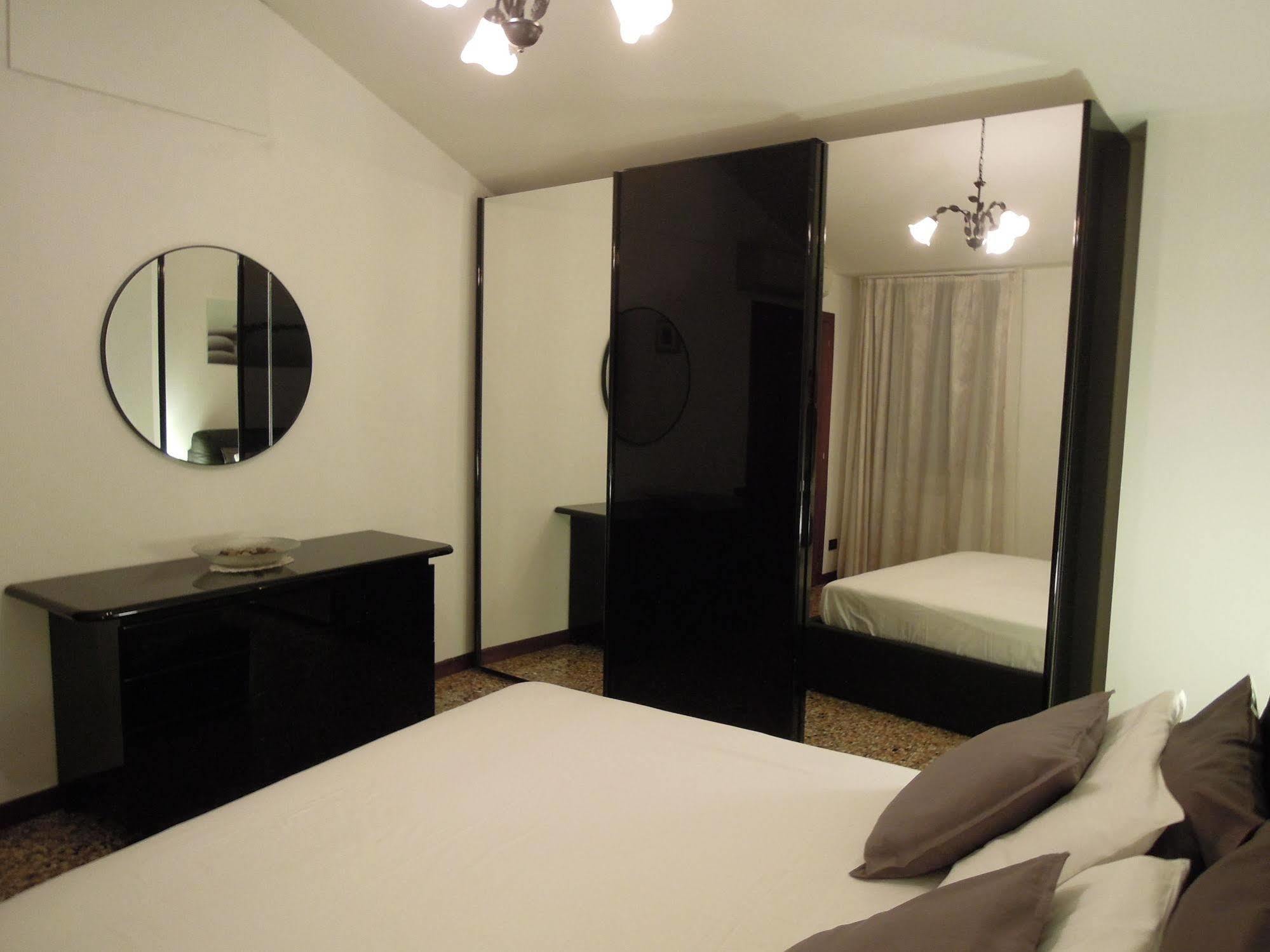 Ca' Delfina Holiday Home البندقية المظهر الخارجي الصورة