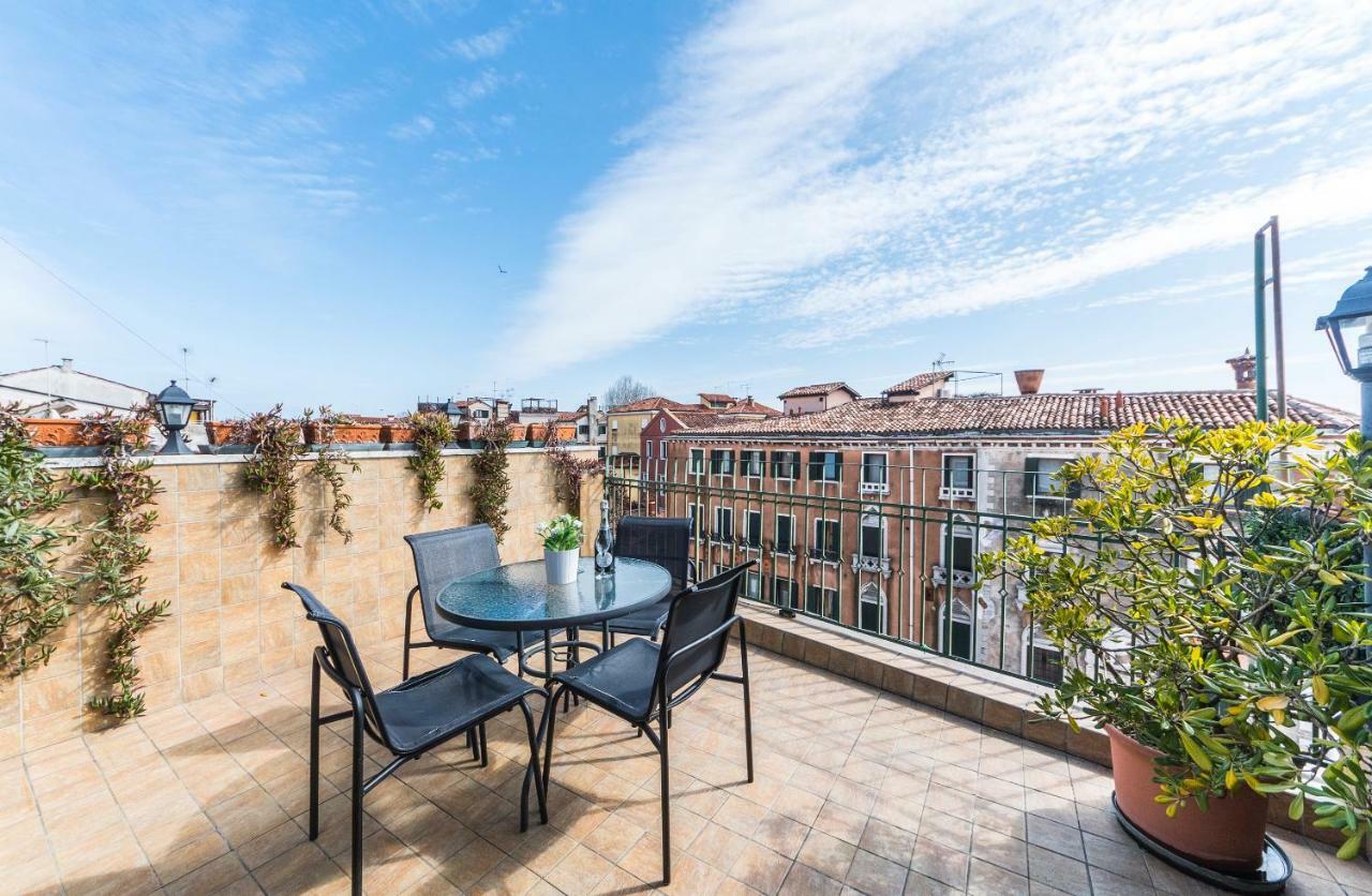 Ca' Delfina Holiday Home البندقية المظهر الخارجي الصورة