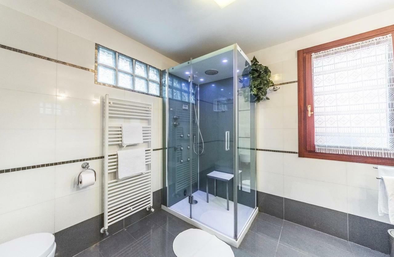 Ca' Delfina Holiday Home البندقية المظهر الخارجي الصورة
