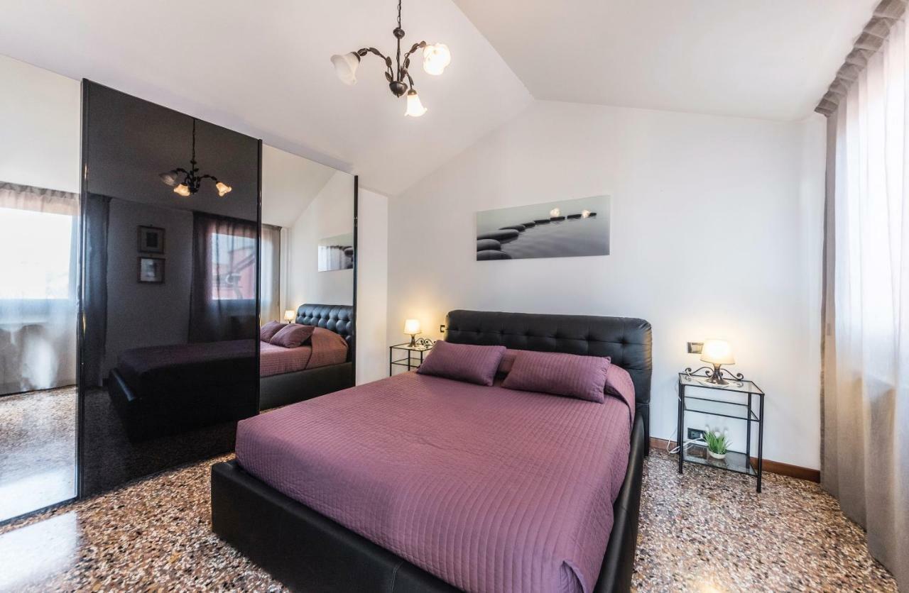 Ca' Delfina Holiday Home البندقية المظهر الخارجي الصورة